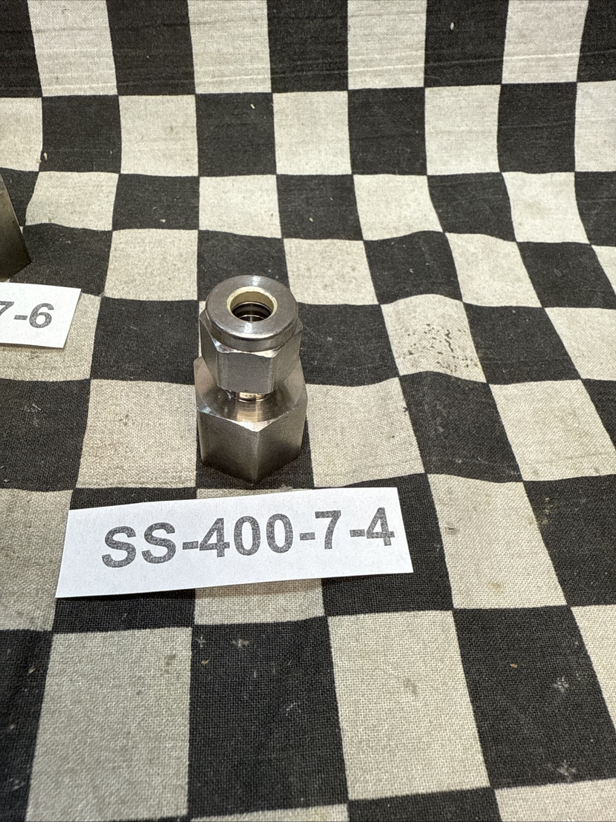 SWAGELOK SS-400-7-4, SS-400-7-6, SS-600-7-4, SS-600-7-6, LOT OF 8, SHIPSAMEDAY
