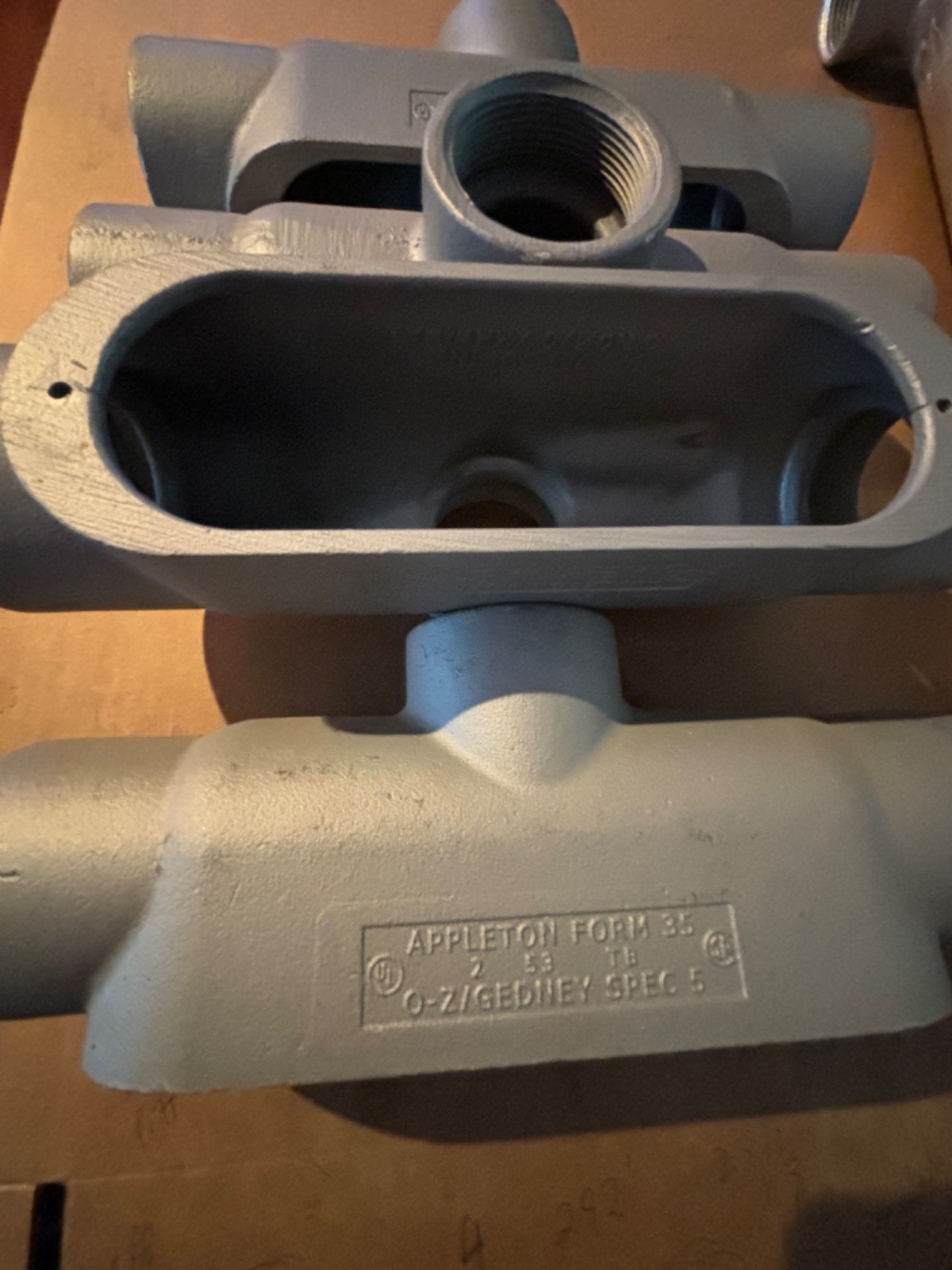 Set of 3 pcs NEW APPLETON 2 53 T FORM 35 IRON CONDUIT TYPE T