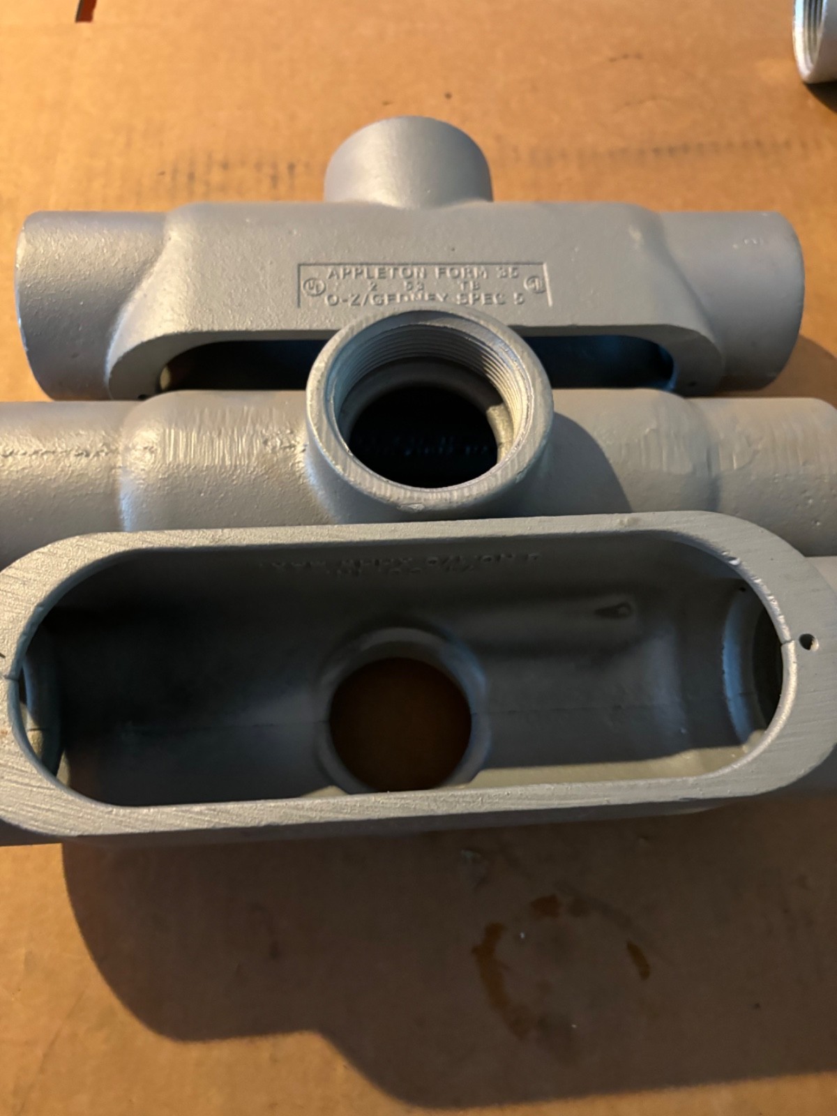 Set of 3 pcs NEW APPLETON 2 53 T FORM 35 IRON CONDUIT TYPE T