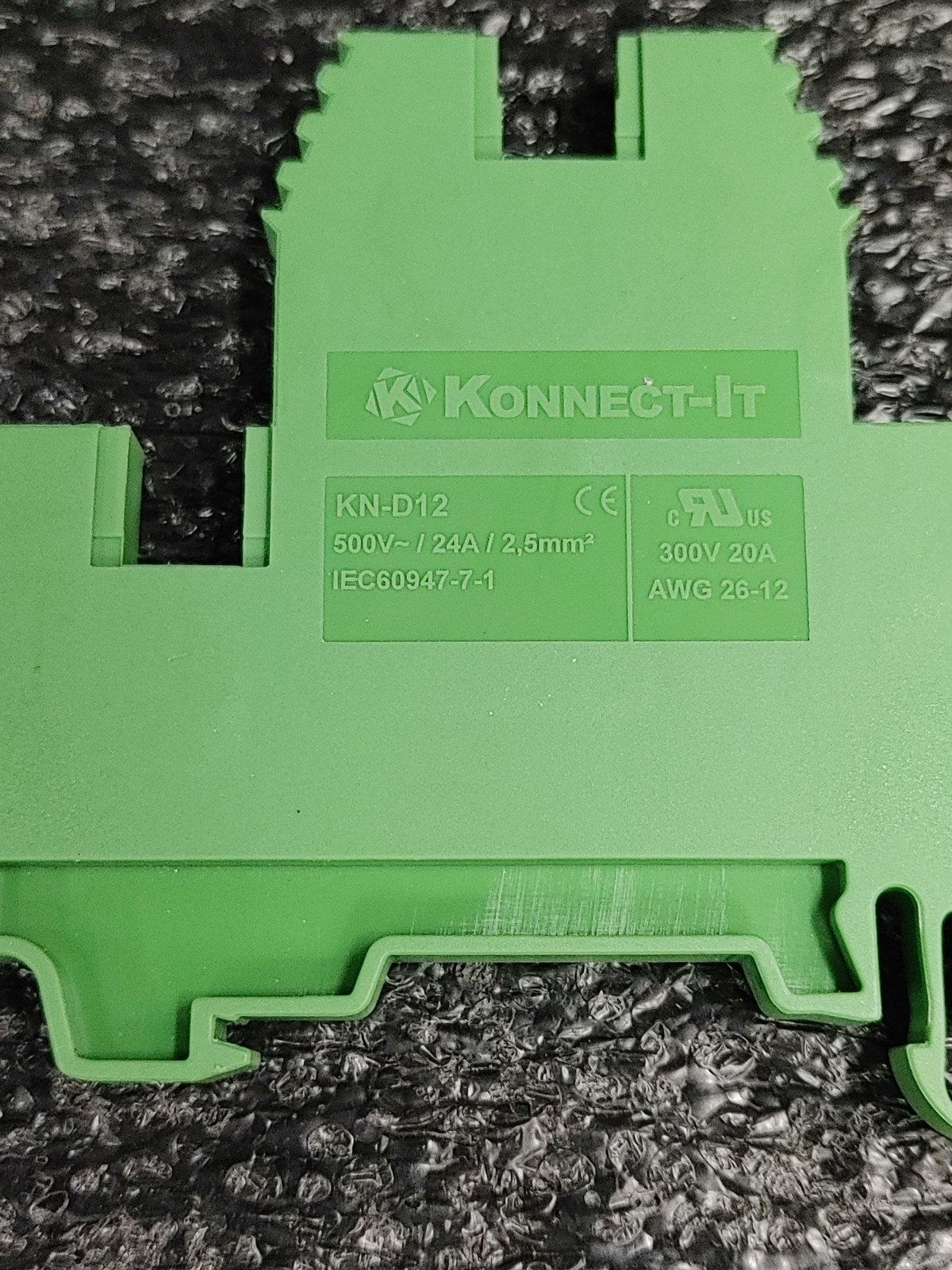 Lot of 12 KONNECT IT KN-D12 Green 300V 20A DIN Rail Terminal Block