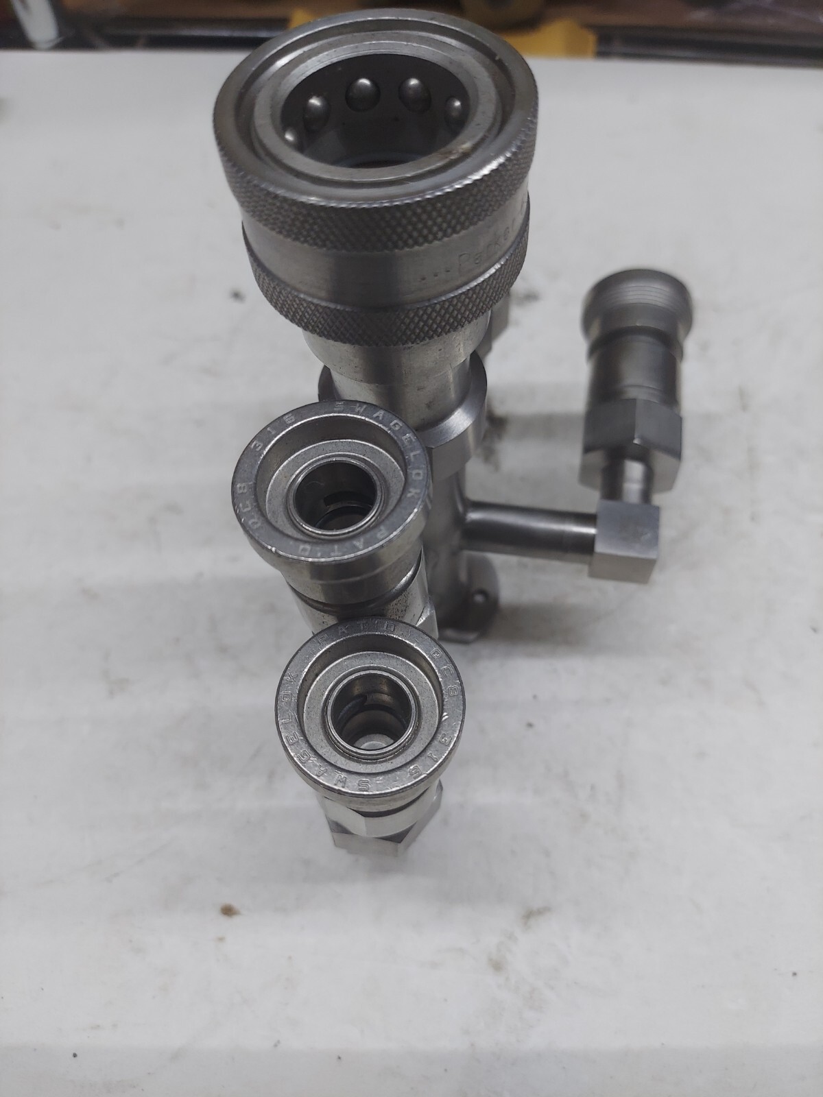 (AMAT) 0050-34671 MANIFOLD, TTF SUPPLY COMMON M/F LOOKS UNUSED MAKE OFFER