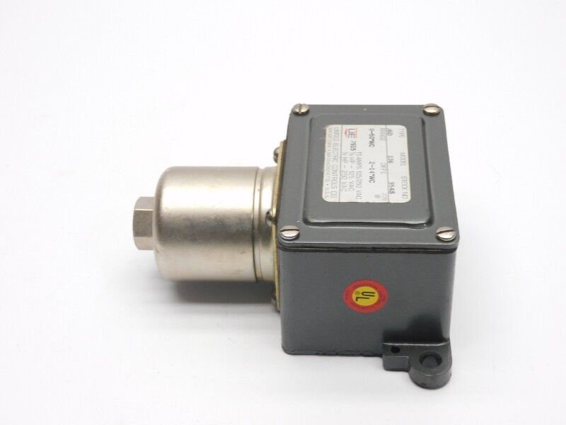 UNITED ELECTRIC J6D-136 250VAC 15A 0-50″WC NSNP
