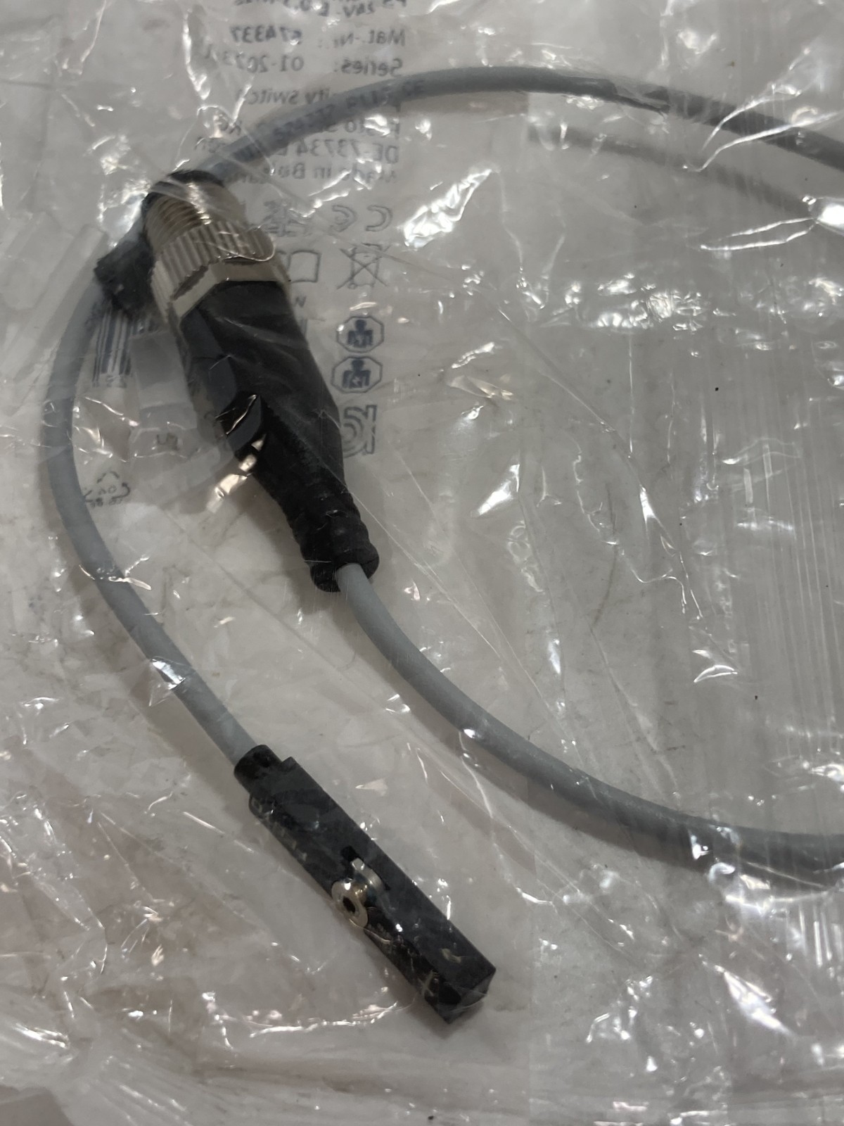 FESTO SMT-8M-A-PS-24V-E-0,3-M12 PROXIMITY SWITCH NIB