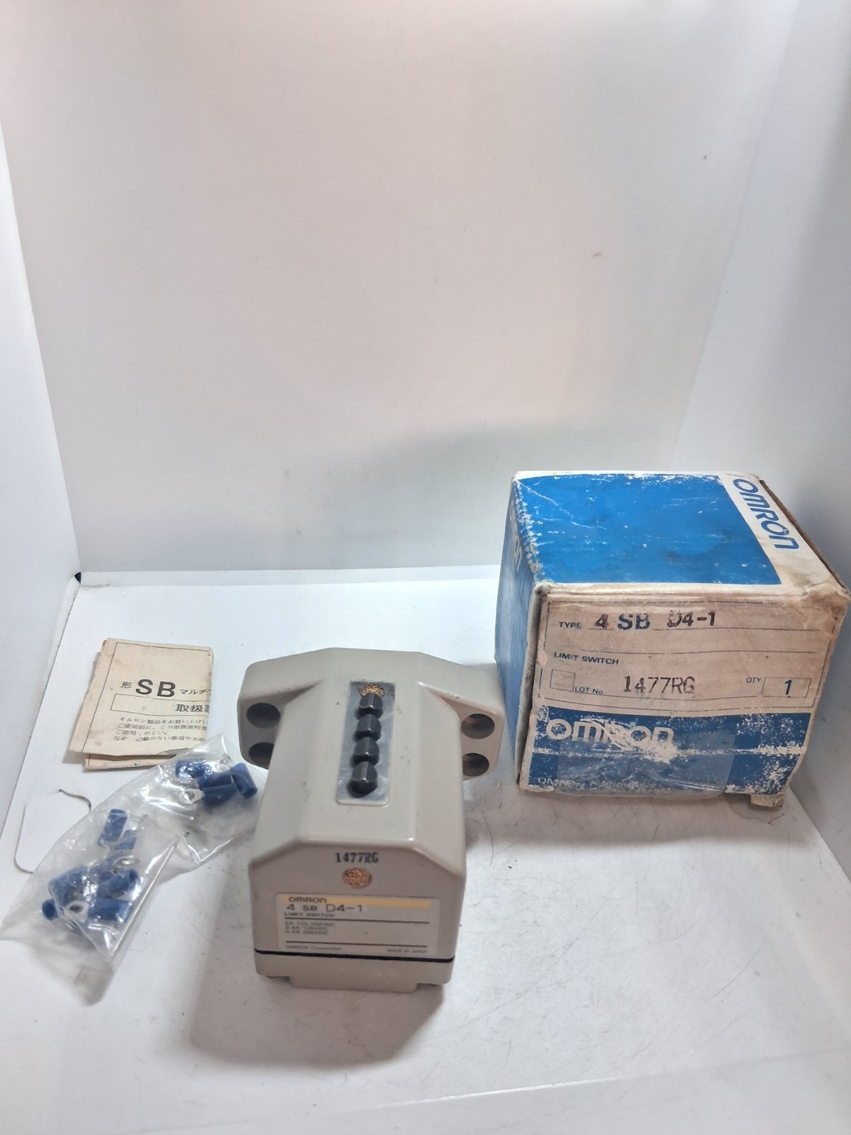 OMRON 4 SB D4-1 LIMIT SWITCH 5A 125-250VAC 0.4A 125VDC 0.2A 250VDC NIB