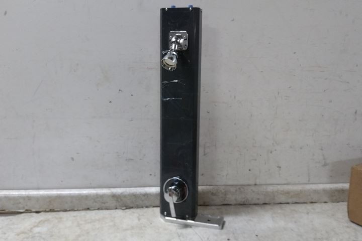 Zurn Z7500 1/2 In NPT Connection Size 2.5 GPM Shower Faucet Panel