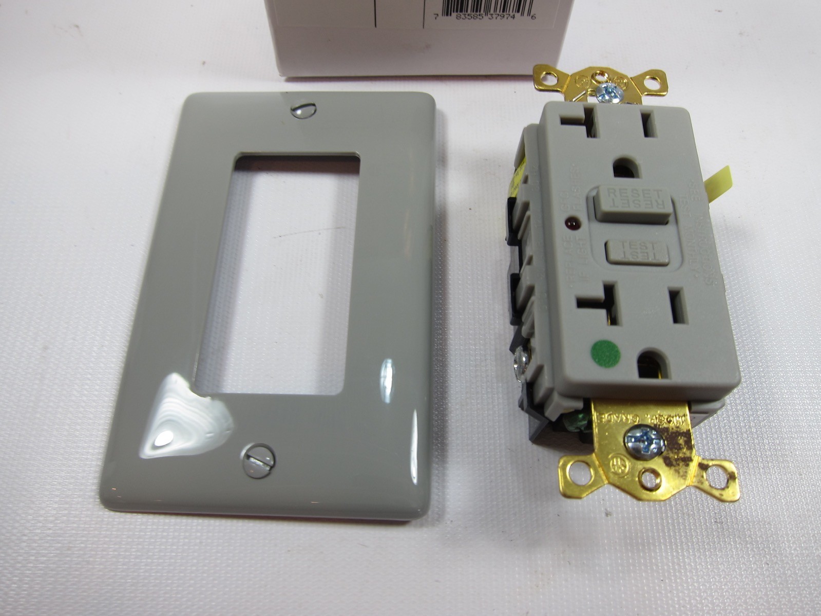 New Hubbell GFR8300HGYLA GFCI Hospital Grade Receptacle 20A 125V 60Hz
