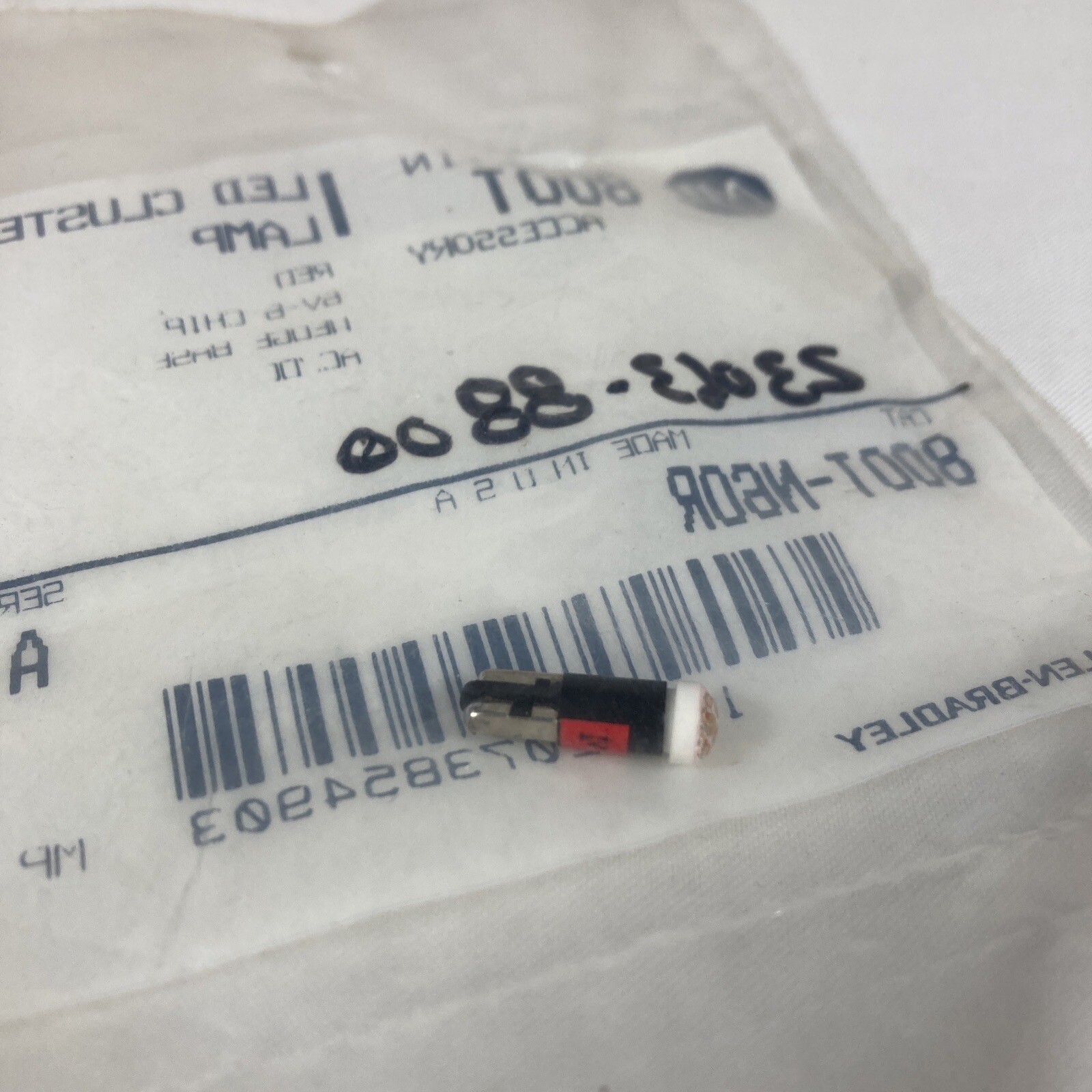 Allen-Bradley 800T-N60R Red LED Cluster Lamp Series A – New