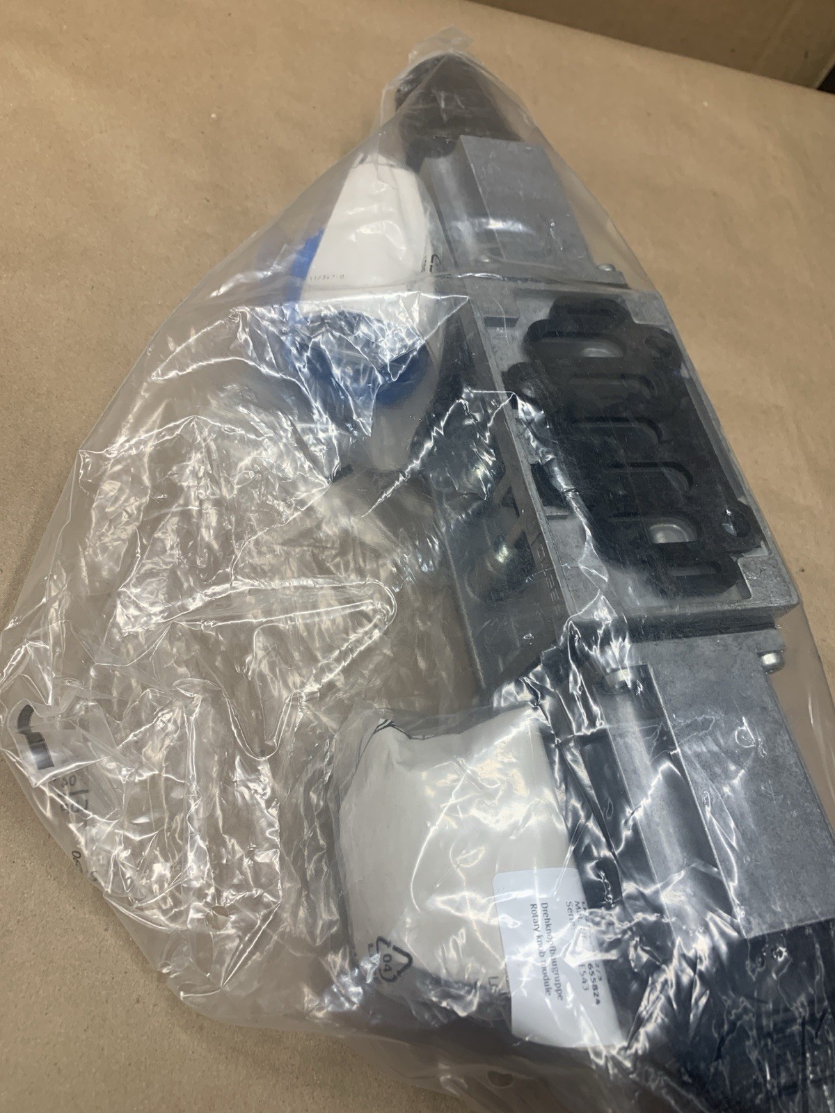 FESTO LR-ZP-A/B-D-3 INTERMEDIATE PRESSURE REGULATOR PLATE **NEW**