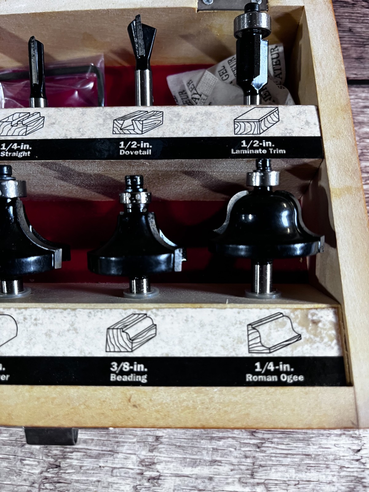 CRAFTSMAN 8 PIECE CARBIDE TIPPED ROUTER BIT SET W/ WOODEN BOX & ALLEN WRENCH