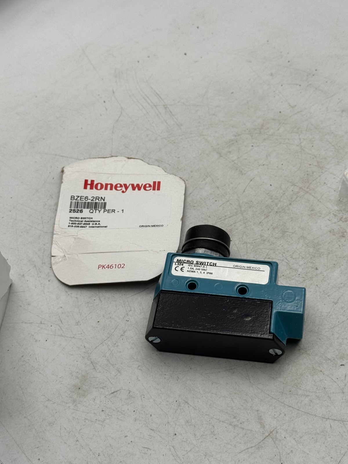 Honeywell Micro Switch BZE6-2RN Sealed Limit Switch IP66 1.5A 240VAC NEMA1