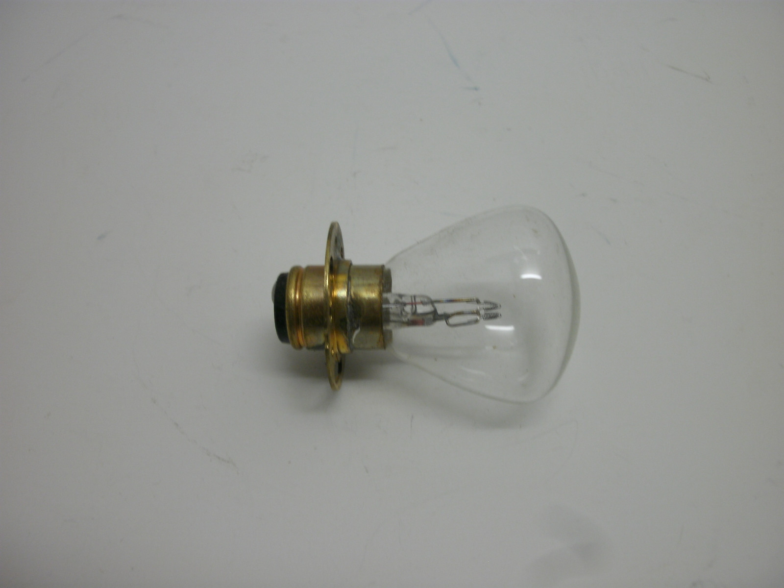 CHICAGO MINIATURE 2330 BULB 6-8V 4.23A 26W P30d RP11 DUAL FILAMENT (1-BULB) NNB