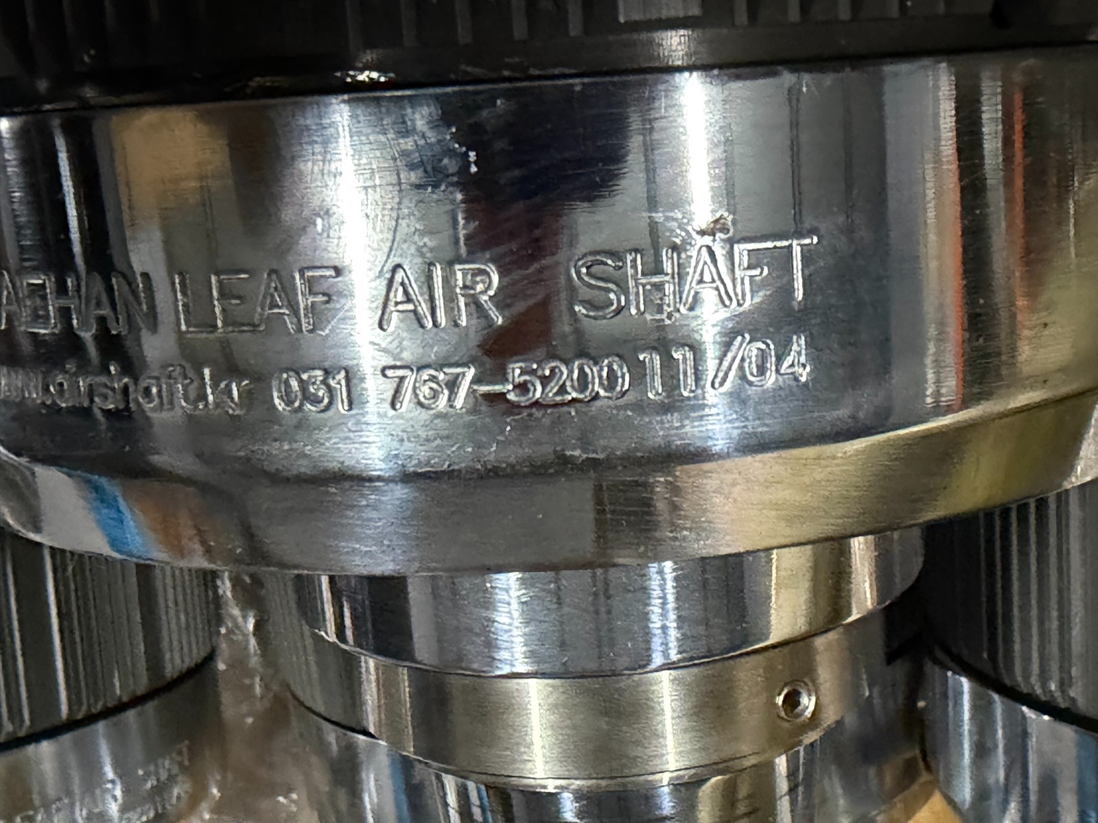 1x SAEHAN LEAF AIR SHAFT 031 767-5200 11/04 43″ long 6″ diameter
