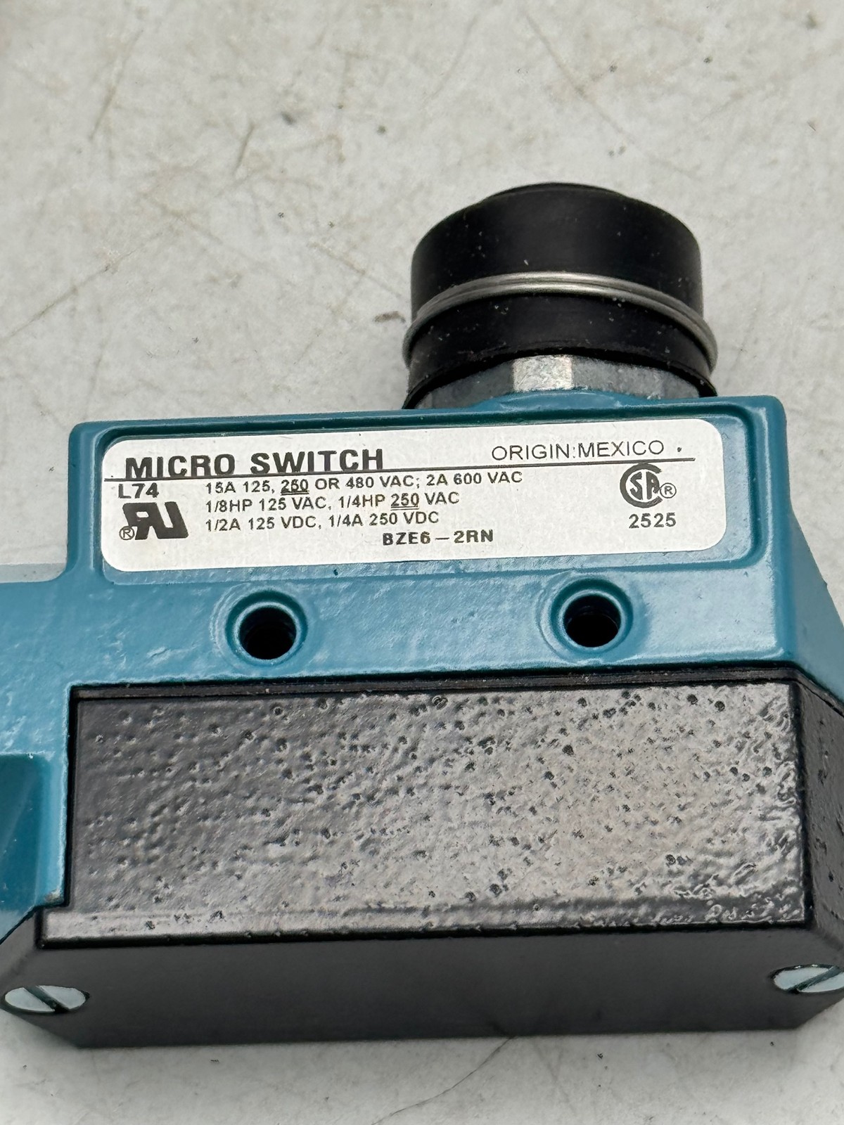 Honeywell Micro Switch BZE6-2RN Sealed Limit Switch IP66 1.5A 240VAC NEMA1