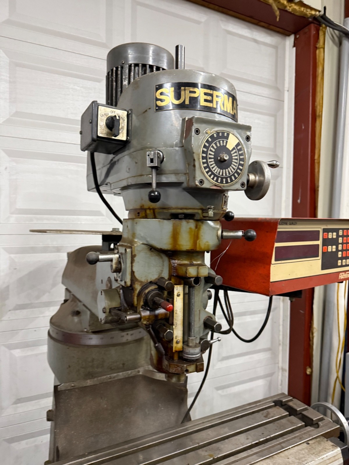 Supermax YCM-1-1/2 9″ x 42″ Vertical Knee Mill W/ DRO Readout