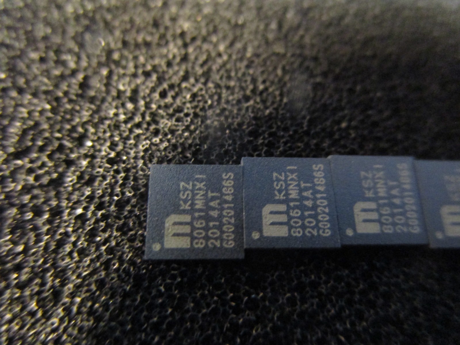 LOT OF 10 Microchip Technology, KSZ8061MNXI, IC TRANSCEIVER FULL 1/1 32QFN