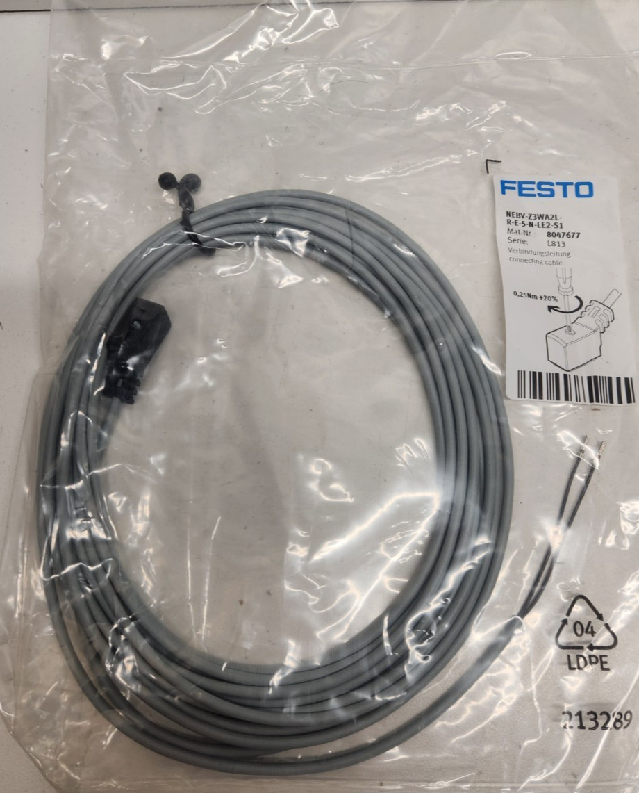 NEW IN BAG! FESTO 2.5M 2WIRE CONNECTING CABLE 8047677 NEBV-Z3WA2L-R-E-5-N-LE2-S1