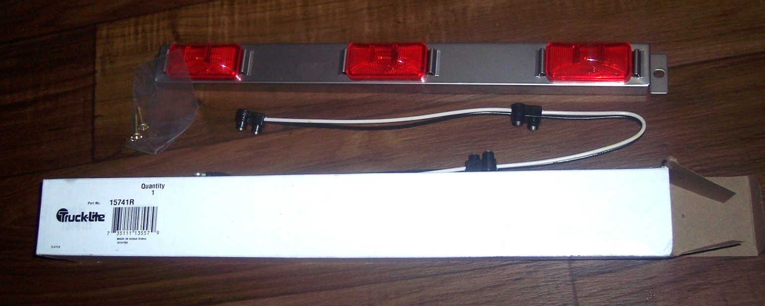 Truck-Lite 15741R3 Light Accessory Bar for Trucks/Trailers 3 Red Lights L9