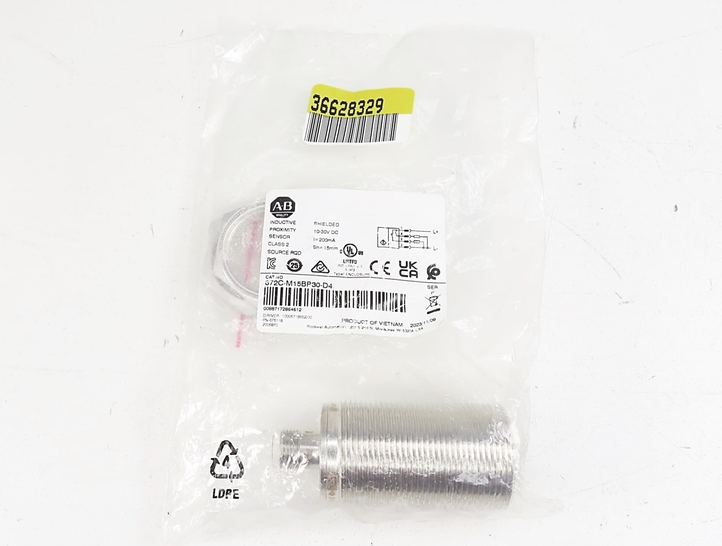 Allen Bradley 872C-M15BP30-D4 30mm Barrel Inductive Proximity Sensor NEW NO BOX