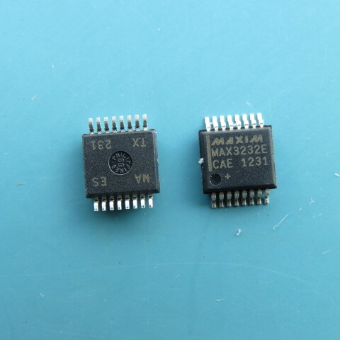 MAX MAX3232ECAE Qty of 10 per Lot MAX MAX3232ECAE