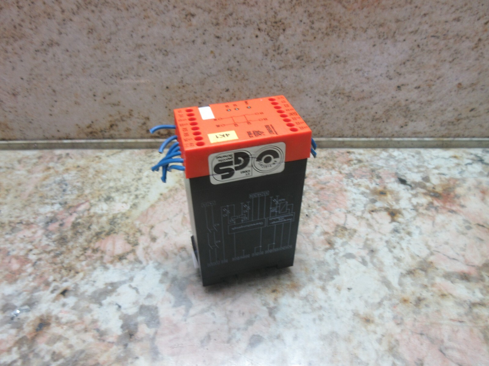 SOATMASTER SAFETY SWITCH BD5987 9095 85 BD 5987.02/001 A1+A2 DC 24V DOLD