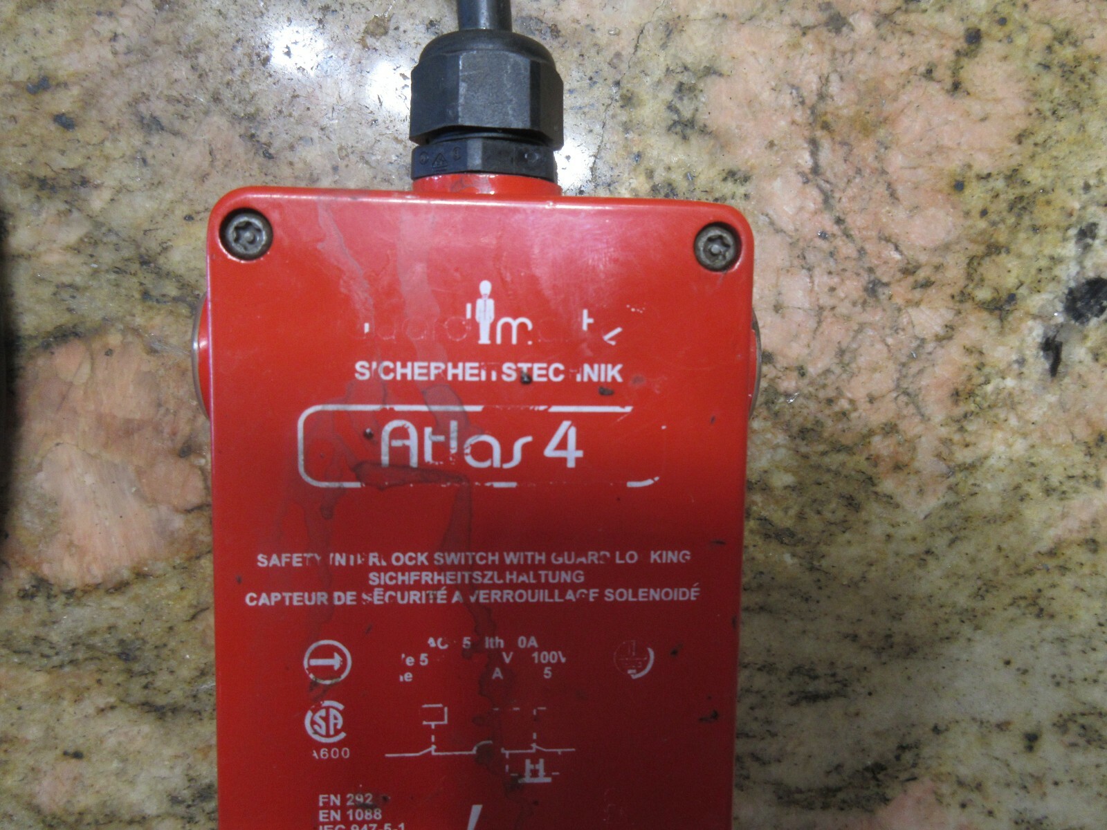 ALLEN BRADLEY GUARDMASTER SWITCH FN 292 EN 1088 IEC 947-5-1 EN 60204 07122 D712