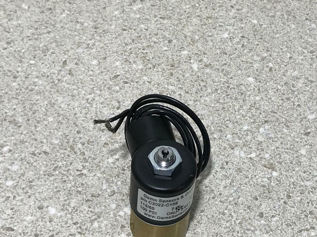 Gems Sensors C3022-C108 100PSI NEW