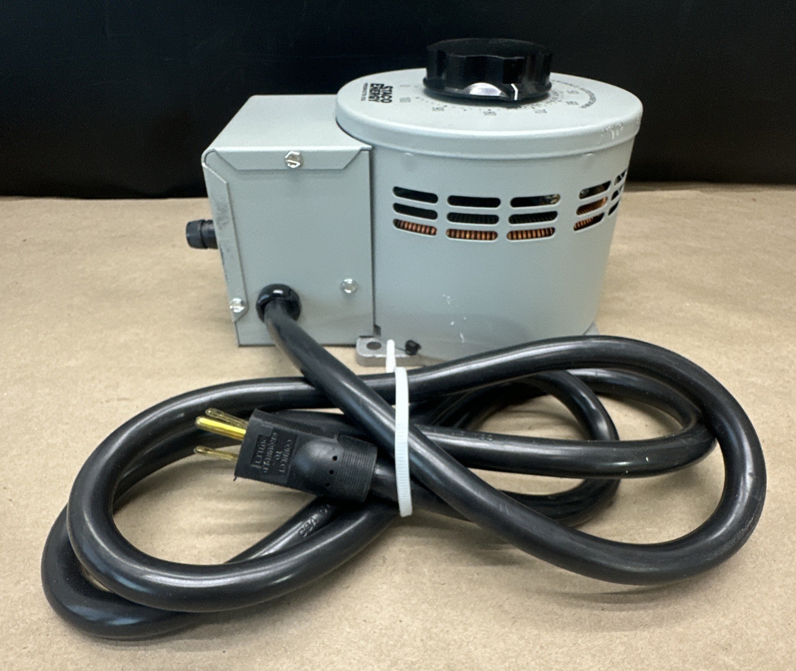 NEW NO BOX- STACO Energy 3PN1510B 120V, 0-140V 15A 2.10KVA || FAST SHIPPED 🇺🇸