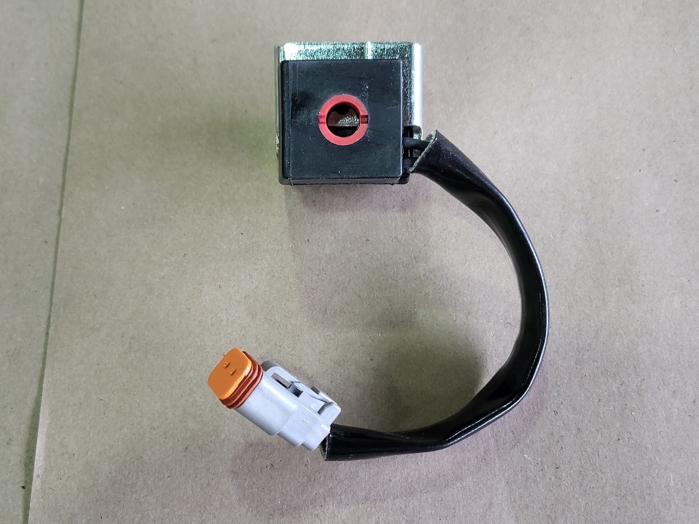 SURPLUS NEW CUMMINS 0504-0211 ONAN Directional Hydraulic Valve – Parts