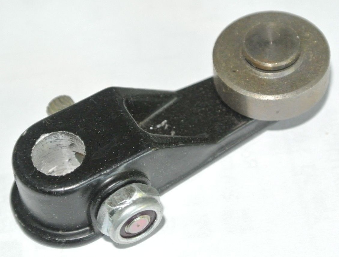 GE CR215GL11 – LIMIT SWITCH ROLLER LEVER 1.5″ RADIUS – STEEL ROLLER NEW SURPLUS