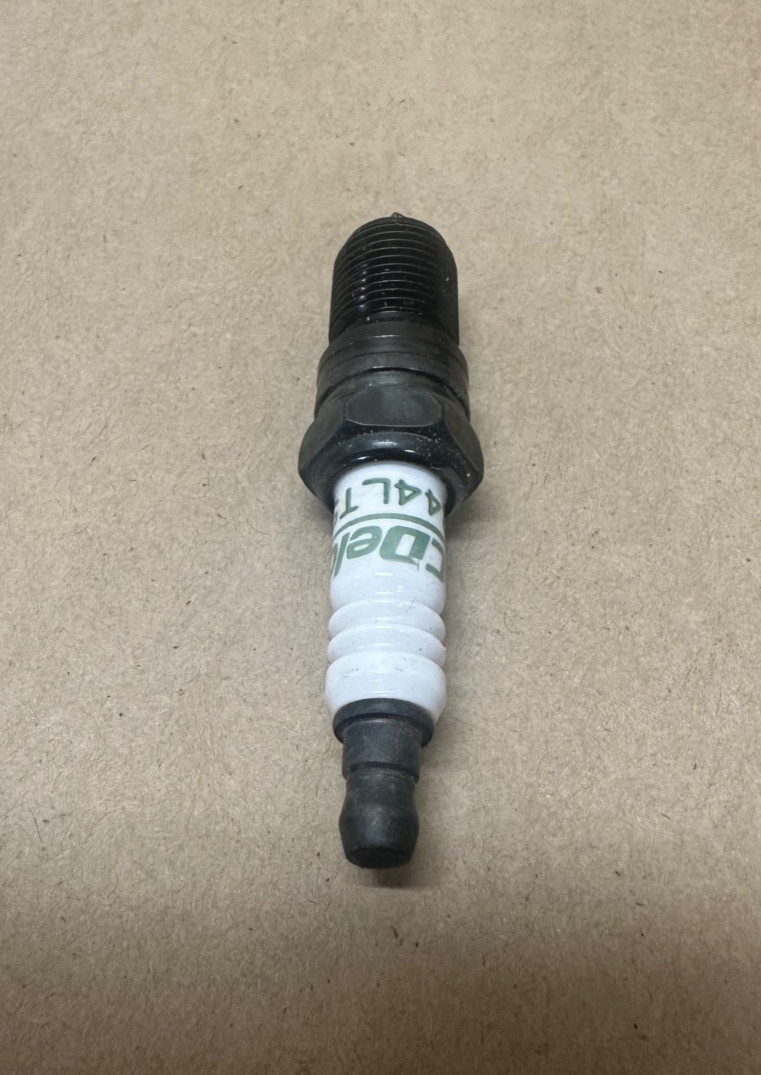 ACDelco R44LTS Spark-Plug Lot of 5 *NEW*
