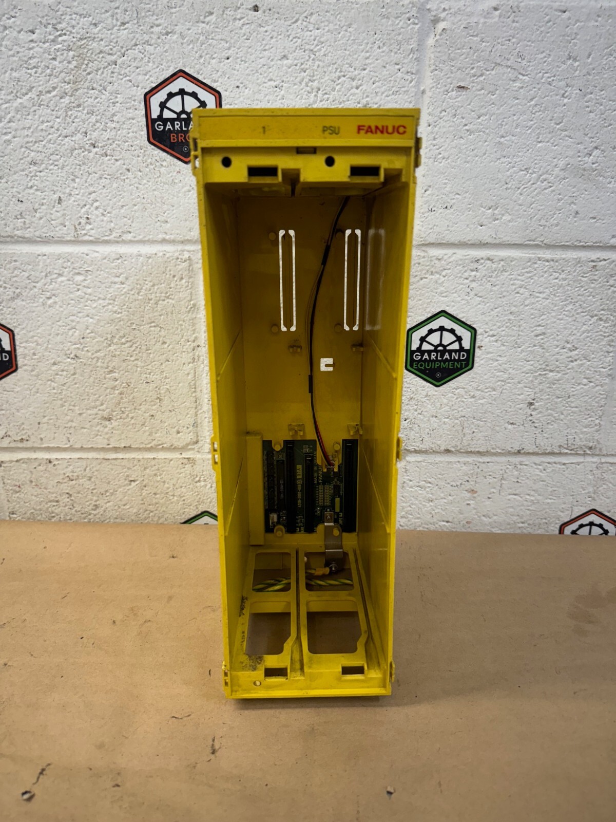 Fanuc A05B-2316-C107 Back Plane 2 Slot Control Chassis w/ Fan Unit