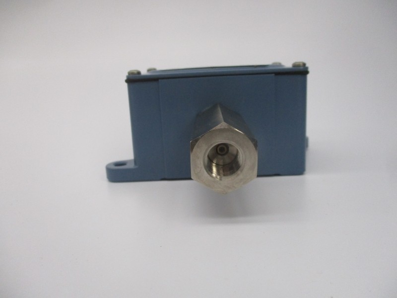 UNITED ELECTRIC J6-272 480VAC 15A 0-250PSI NSMP