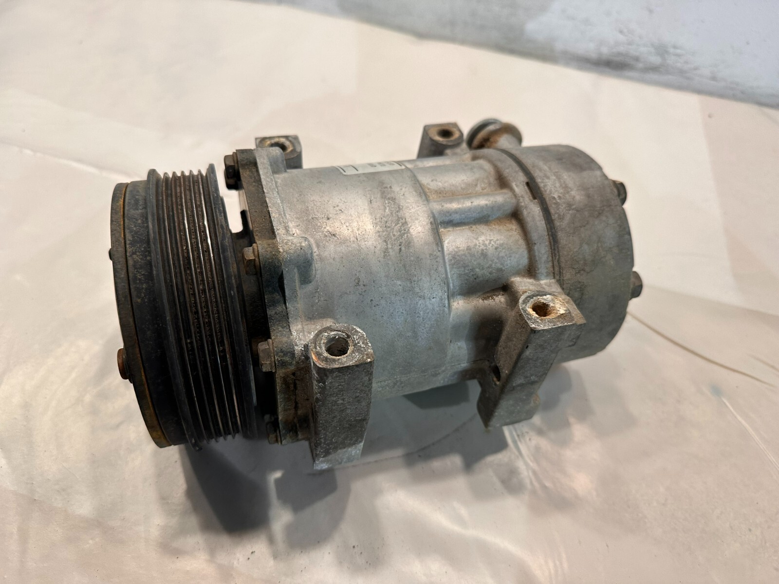 2005 Cummins ISX15 DOHC TRP LEO122 A/C COMPRESSOR R134a OEM