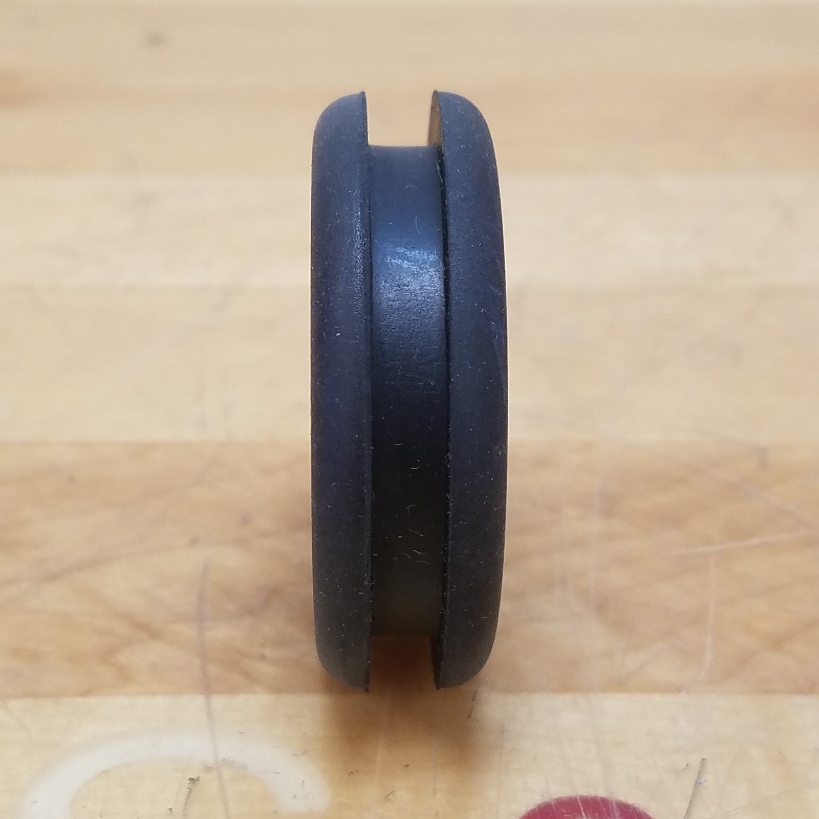 MSC MS35489-114 Military Spec Rubber Grommet, 1-1/2×2, 1/8×5/8″, Pack Of 25
