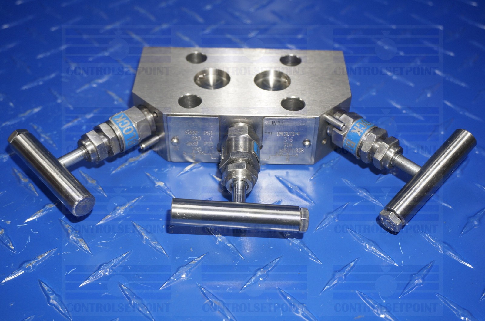 KEROTEST MANIFOLD KMC3VIS-4 3 VALVE MANIFOLD