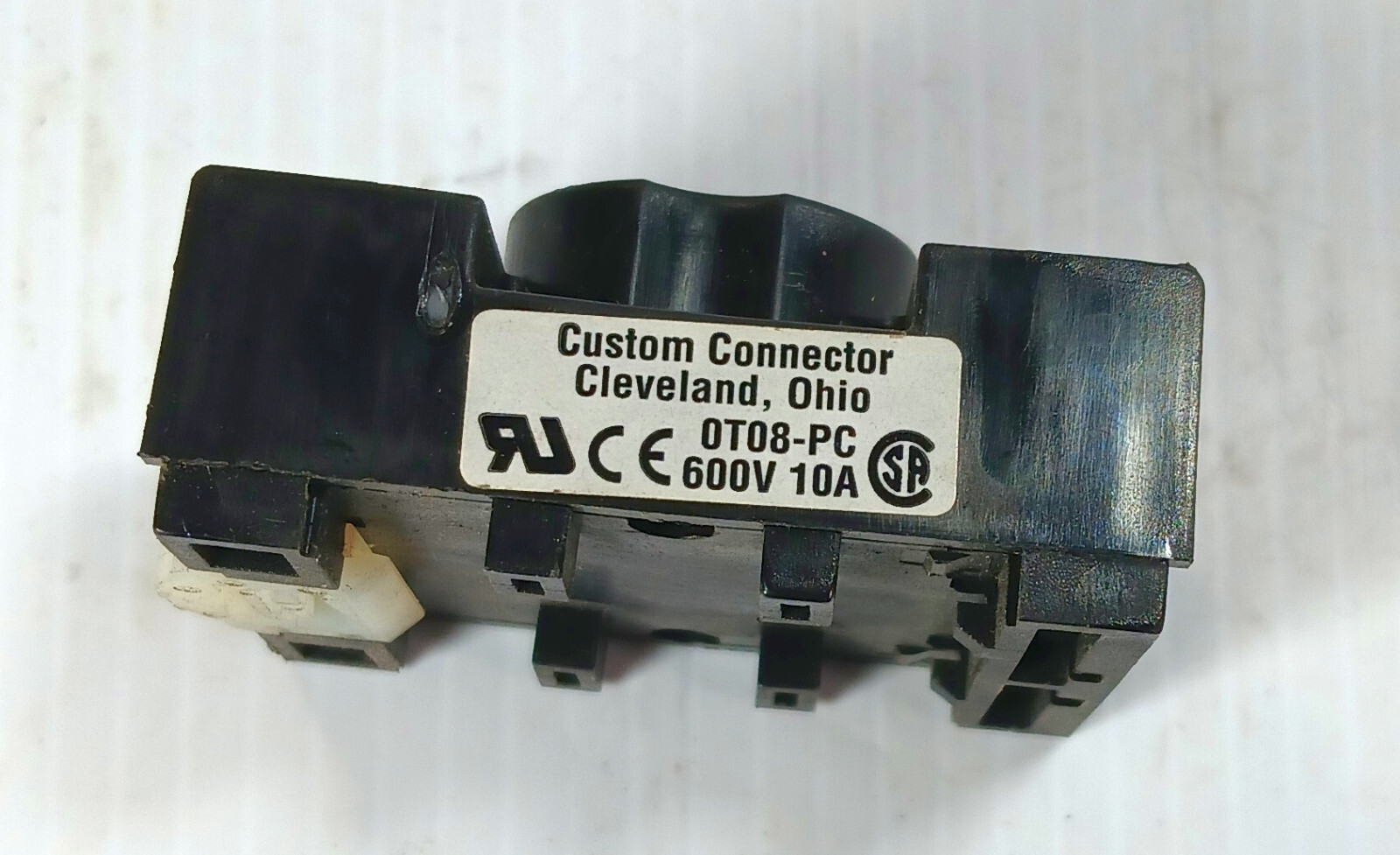 1 USED CUSTOM CONNECTOR OT08-PC 8 PIN RELAY SOCKET ***MAKE OFFER***