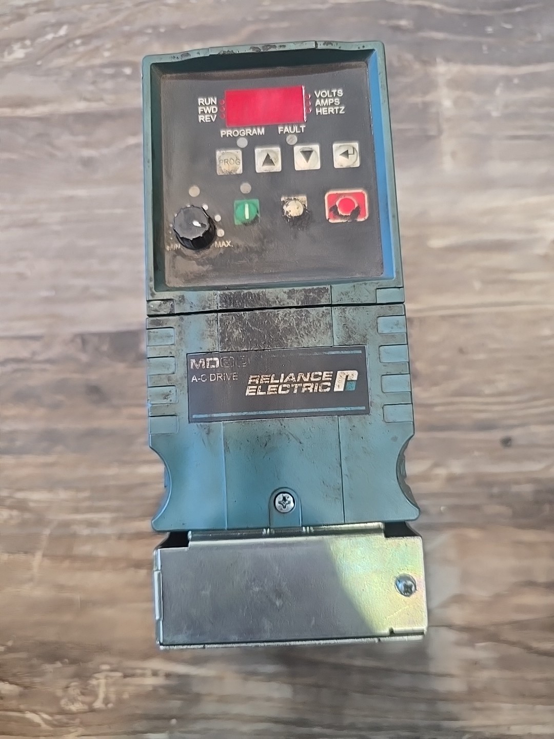 RELIANCE ELECTRIC 6MD20002 6MDBN-8P0101 3PHASE 200-240V 48-63HZ 9.5AMP 2HP