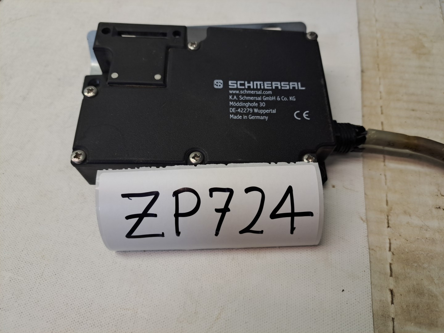 Schmersal AZM 161CC-12/12RK-024 solenoid interlock switch USED