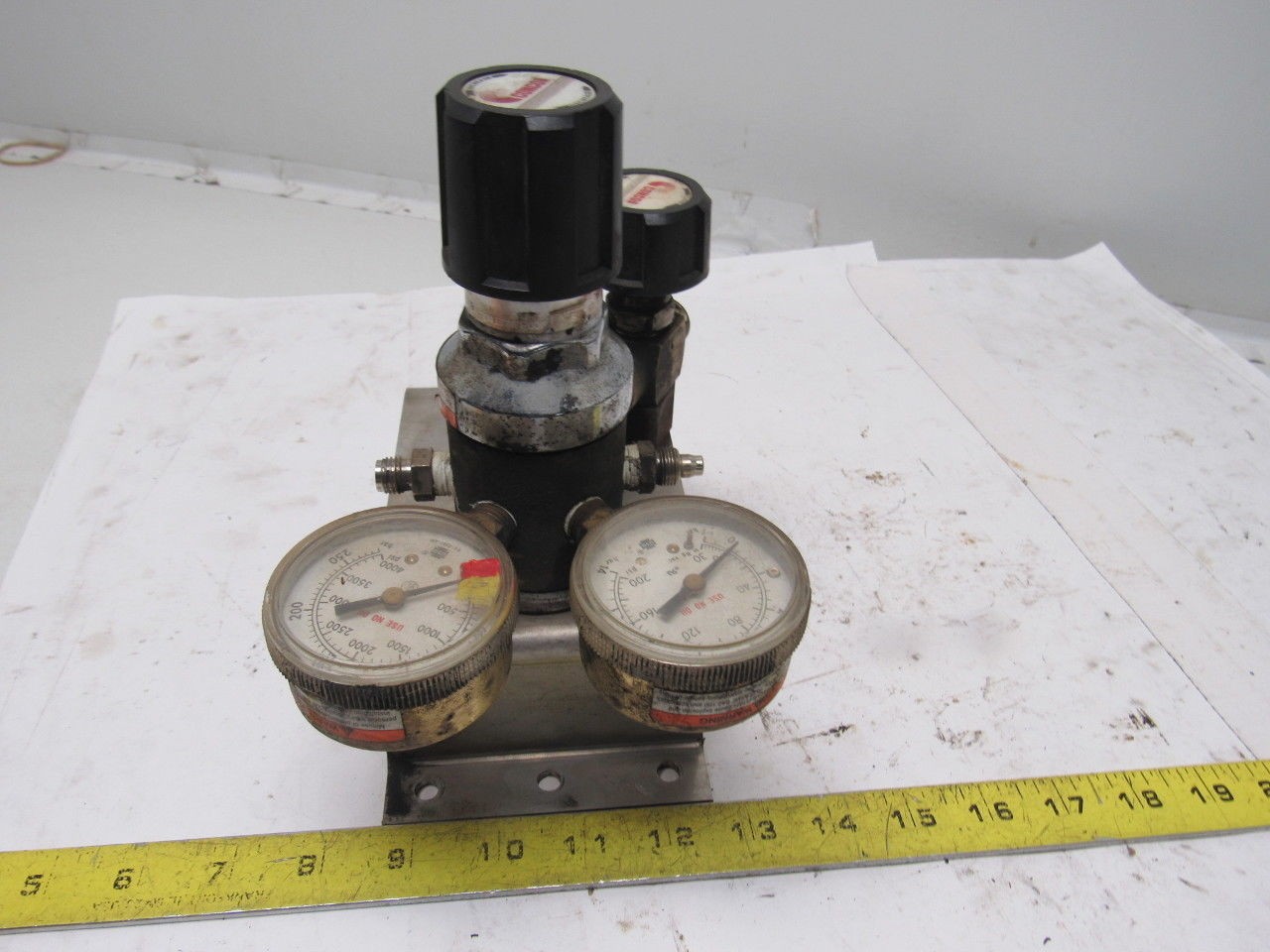 Concoa 6012324-01-320 Dual-stage Regulator Compressed Gas Regulator