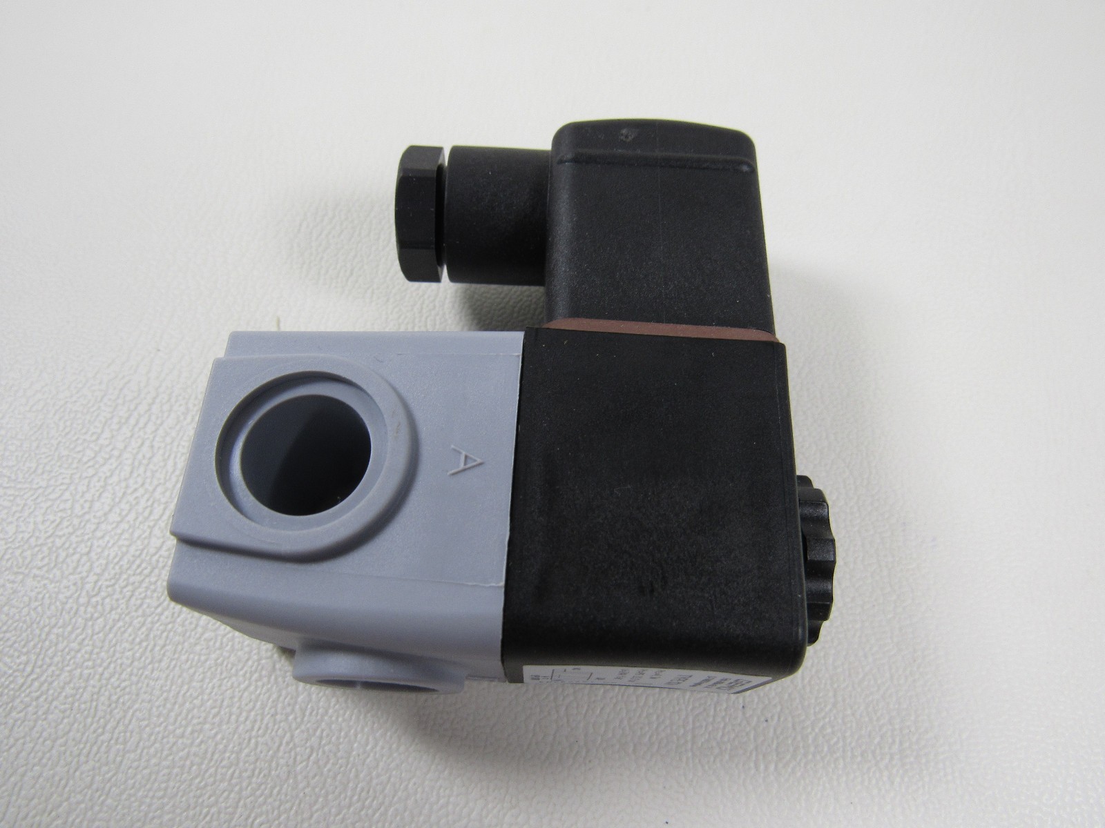 Gemu Type 0324 Electrically Operated Pilot Solenoid valve 4.5W 10 BAR 24V